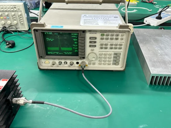 Attenuatori fissi coassiali DC-18GHz 2 Watt Componenti RF per sistemi radar